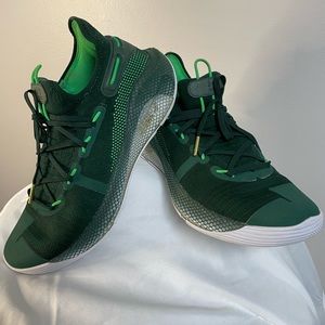 Under Armor Curry 6, Men’s size 11, Basketball Shoes